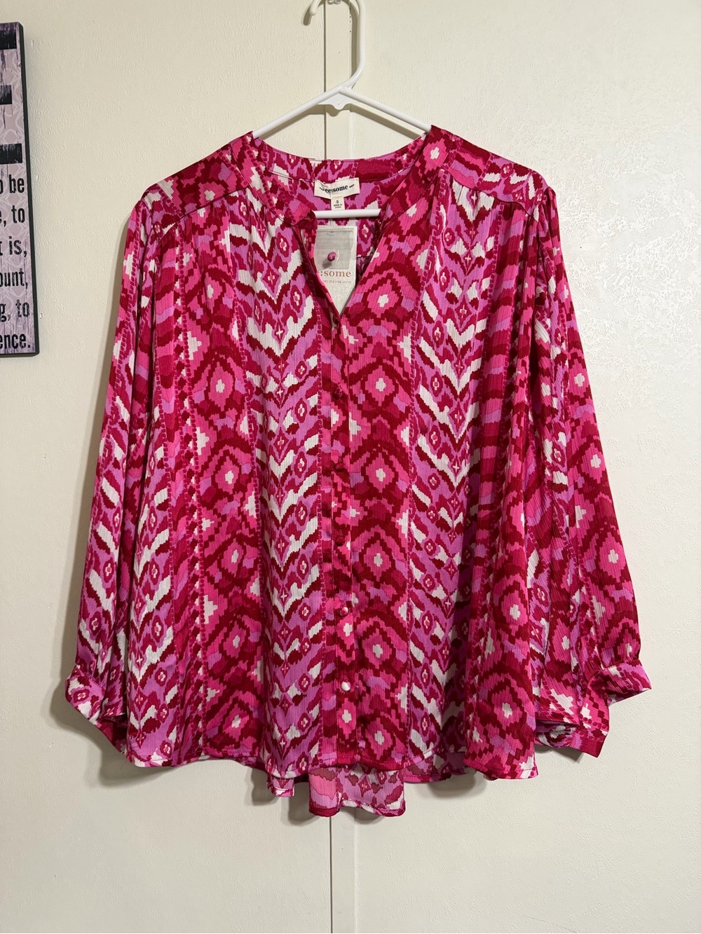 Beesome Women’s Pink Geometric Print Blouse Size Small NWT